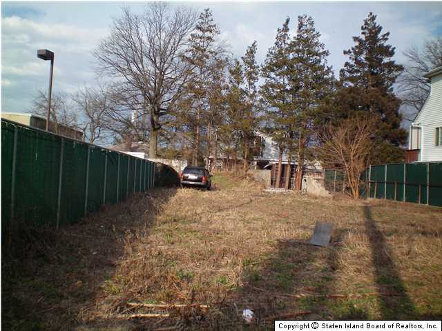 Grant City commercial property